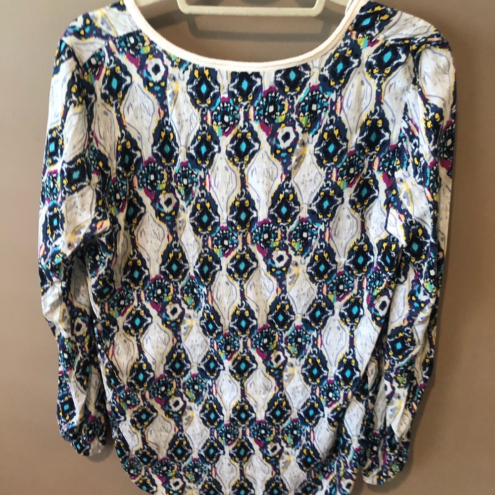 Patterned blouse! - Picture 3 of 3